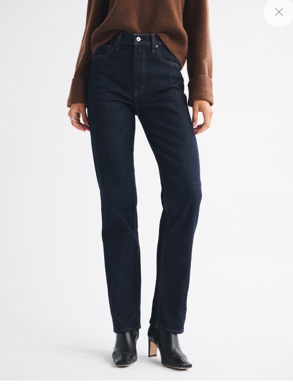 NWOT Abercrombie Ultra High Rise 90s Straight Jean